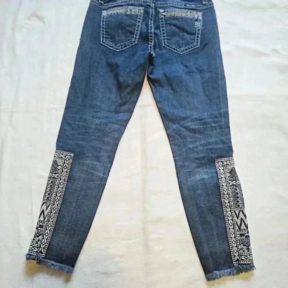 Miss Me Jeans - Picture 2 of 3